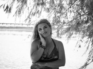 JulyaBailly - Live Sex Cam - 27128594