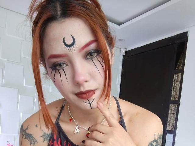 EmmaThomsonn - Live sex cam - 27136504