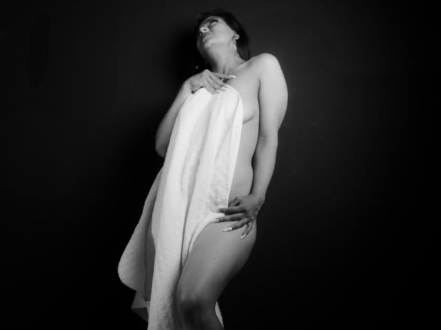 ZaiiraFox - Camera khiêu dâm &amp; quyến rũ trực tiếp - 27136609