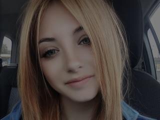 BikaLuna - Live sex cam - 27137652