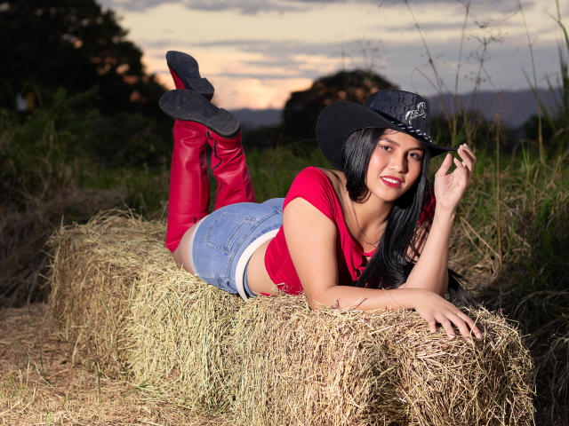 ValentinaMoreau - Live sexe cam - 27154375