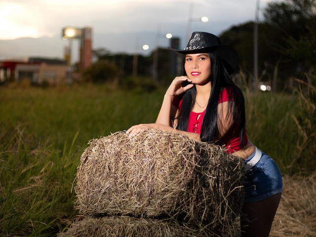 ValentinaMoreau - Live porn &amp; sex cam - 27154389