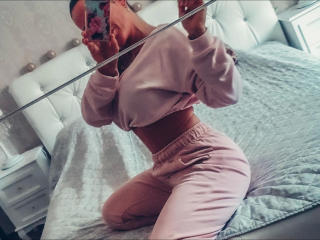 EmilyDiaz-hot - Live Sex Cam - 27157602