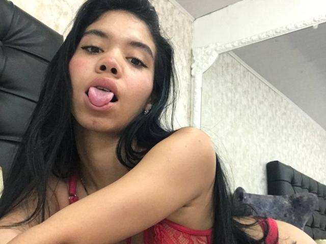 EmaGarces - Élő pornó és szexkamera - 27159429
