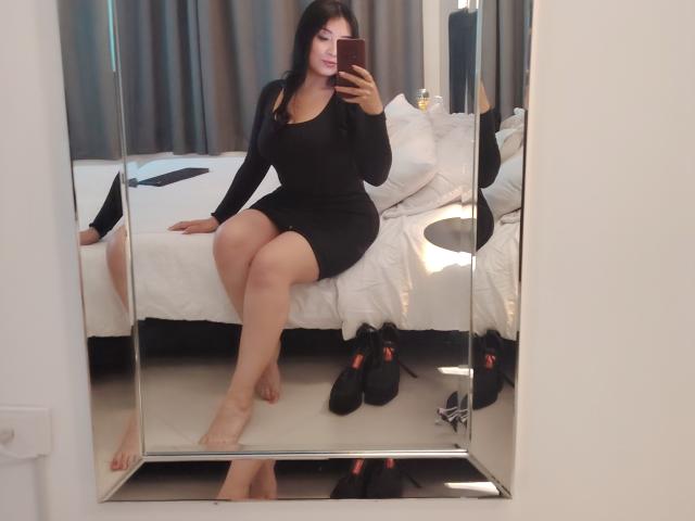 LunaBellaHotty - Porno na żywo i seks kamera - 27160850