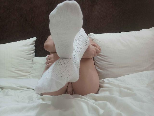 ApheliaAddington - Live sex cam - 27170062