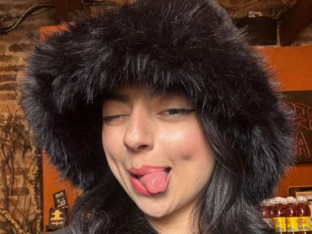 AnntonellaWatson - Élő pornó és szexkamera - 27182095