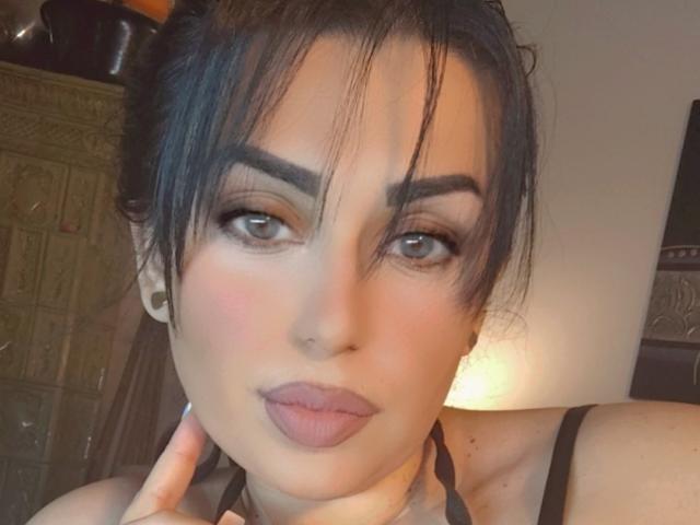 Monasquirt4u2 - Live sex cam - 27185938