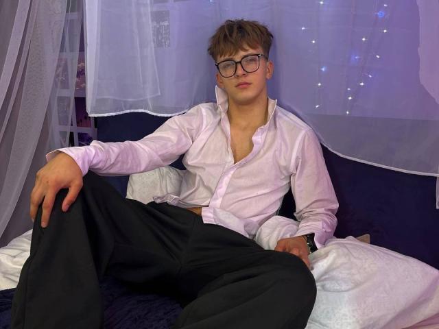 TravisWolfy - Sexe cam en vivo - 27194317