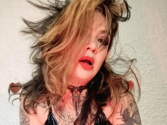 PoissonIvy - פורנו בשידור חי ומצלמת סקס - 27208751