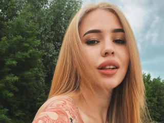 AmyyGlad - Live porn &amp; sex cam - 27220336