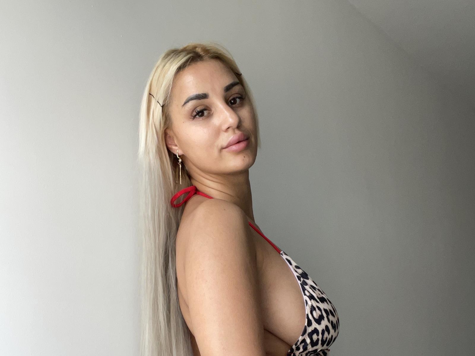 GiullyaX - Live porn &amp; sex cam - 27220364