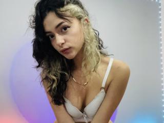 AlmaPonce - Live porn &amp; sex cam - 27223675