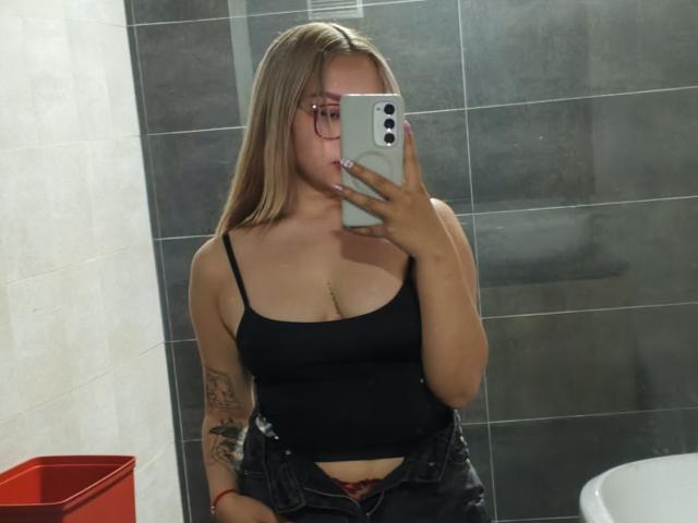 AlanaLeBlanc - Live sex cam - 27226629