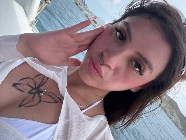 NaireaBeaumont - Live porn &amp; sex cam - 27227000