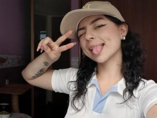 AnntonellaWatson - Live Sex Cam - 27239446