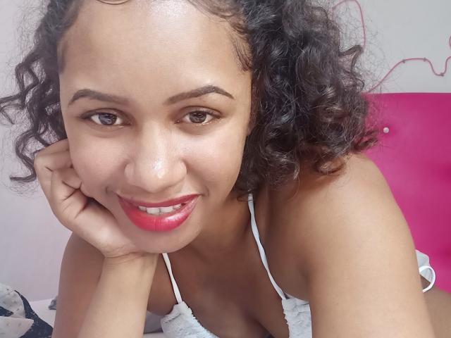 LayahCoquine - Live Sex Cam - 27242463