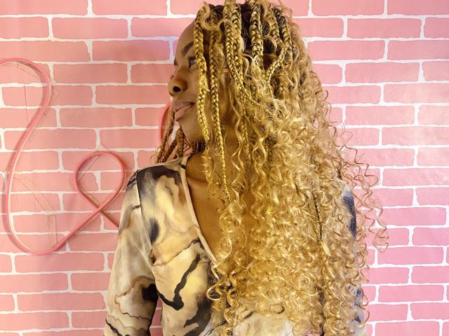 PapillonNoire - Live porn &amp; sex cam - 27260628