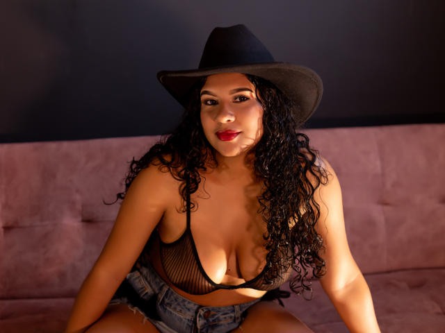 RenataPalmer - Live Sex Cam - 27264198