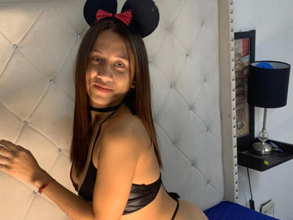 YeraldinSexi - Live sex cam - 27271539