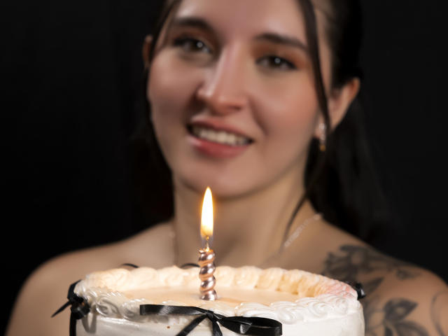 ZoeCortes - Live porn &amp; sex cam - 27272523