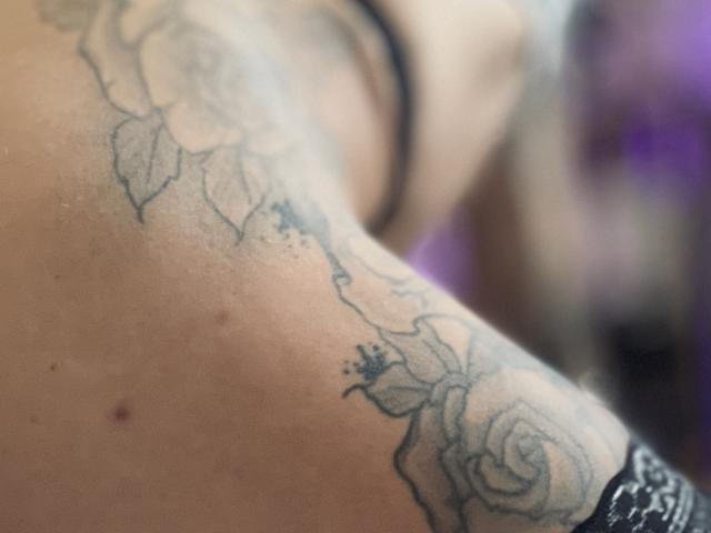 DaneeSoHot - Live sex cam - 27287677