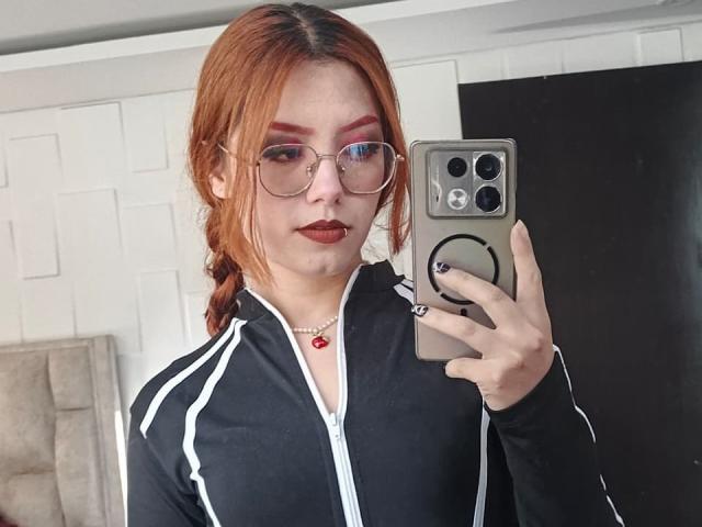 EmmaThomsonn - Live sexe cam - 27292171