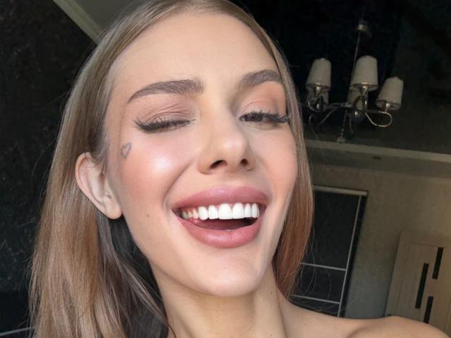 SensualMila - Élő pornó és szexkamera - 27295258