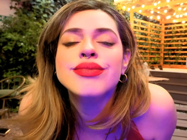 PaulettWatsoon - Live porn &amp; sex cam - 27298359