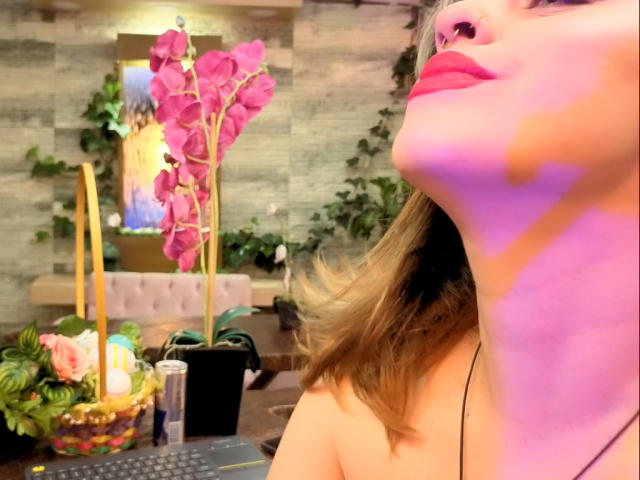 PaulettWatsoon - Live porn &amp; sex cam - 27299101