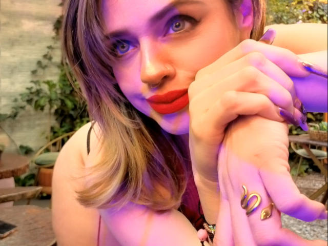 PaulettWatsoon - Live Sex Cam - 27299192