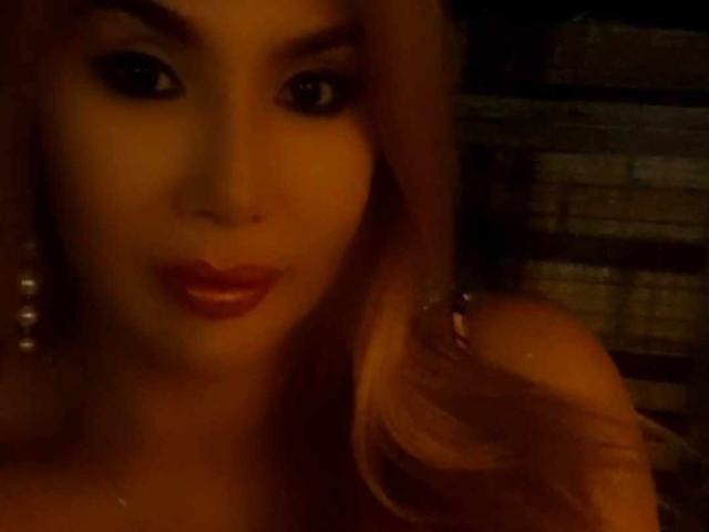 QueenFhukelya - Live porn &amp; sex cam - 27302223