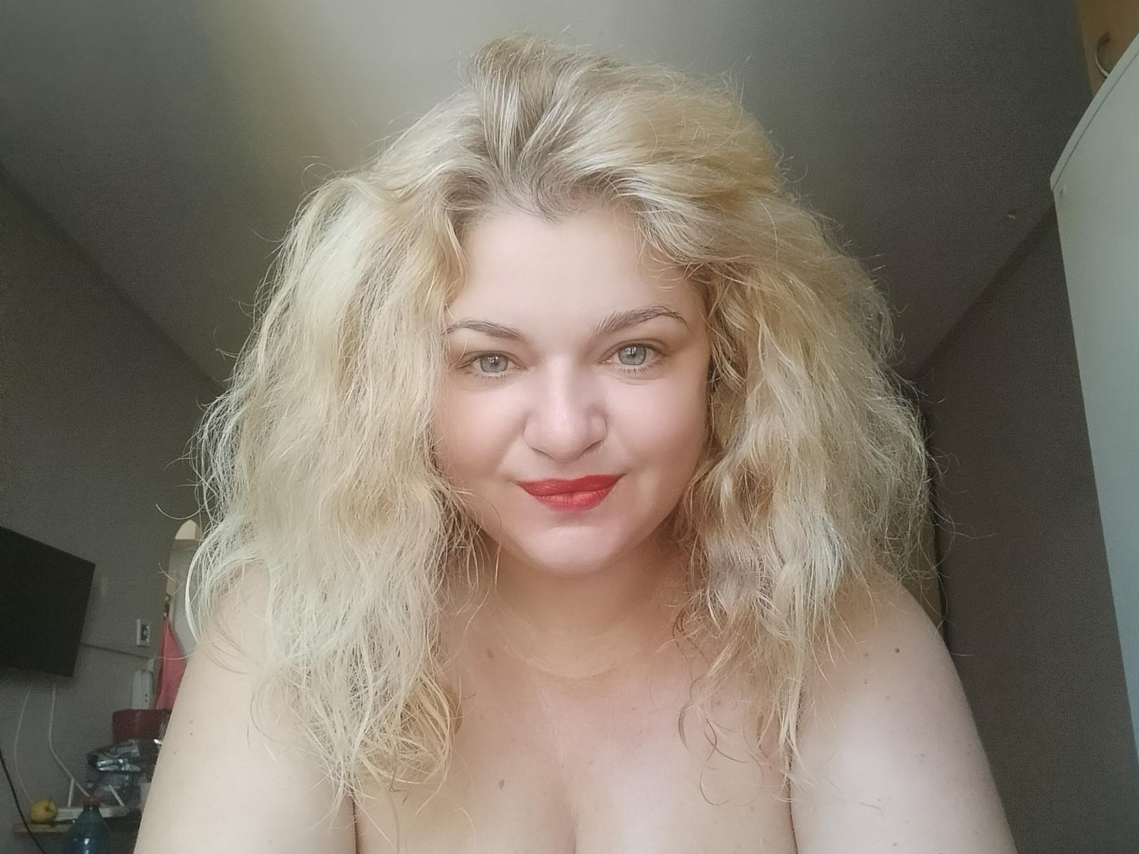JulieMaryanne - Live porn &amp; sex cam - 27308726