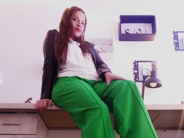 SkylarDesire - Élő pornó és szexkamera - 27310427