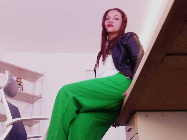 SkylarDesire - Sexe cam en vivo - 27310455