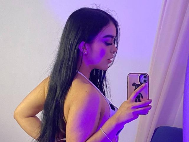 AntonellaWatson - Live sex cam - 27313479