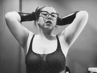 VelvetDomme - Live sex cam - 27313913