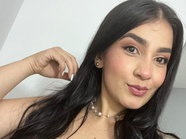 KarolReyes - Porno na żywo i seks kamera - 27319079
