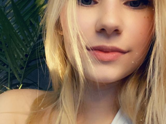 HotCaramells - Live porn &amp; sex cam - 27329529