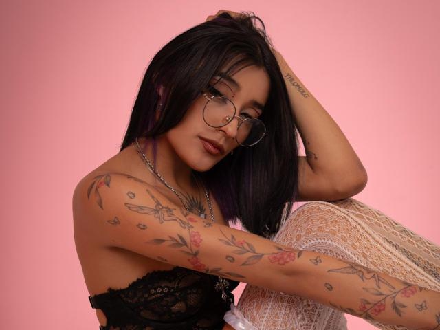 SalomeMille - Live Sex Cam - 27332231