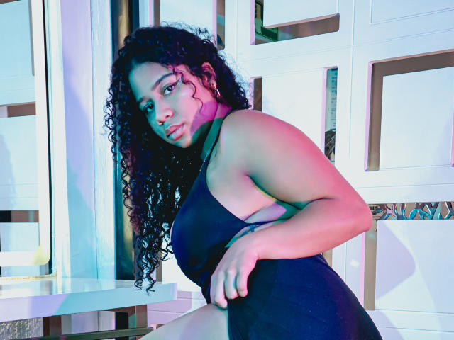 SofiFoxy69 - Live sex cam - 27340239