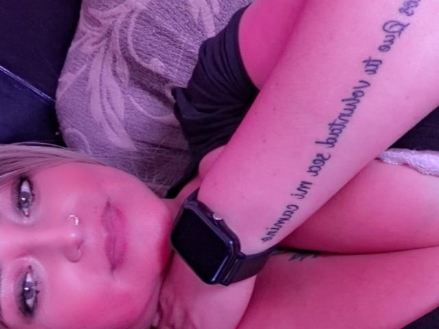 AlessadraJones - Live porn &amp; sex cam - 27348989