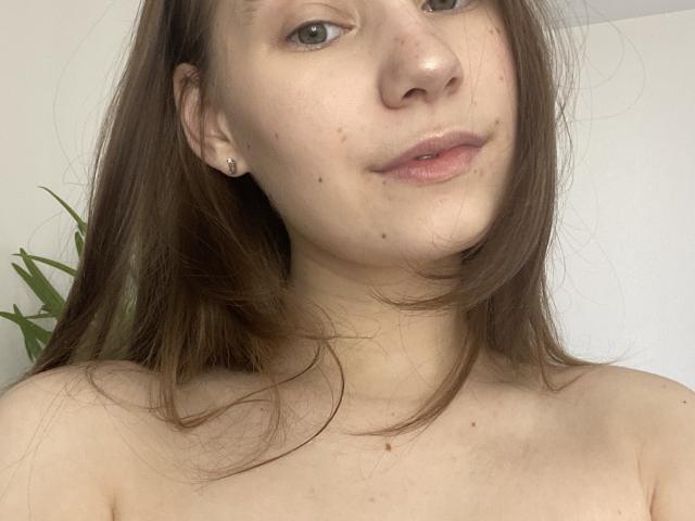 HotCaramells - Live sex cam - 27352363