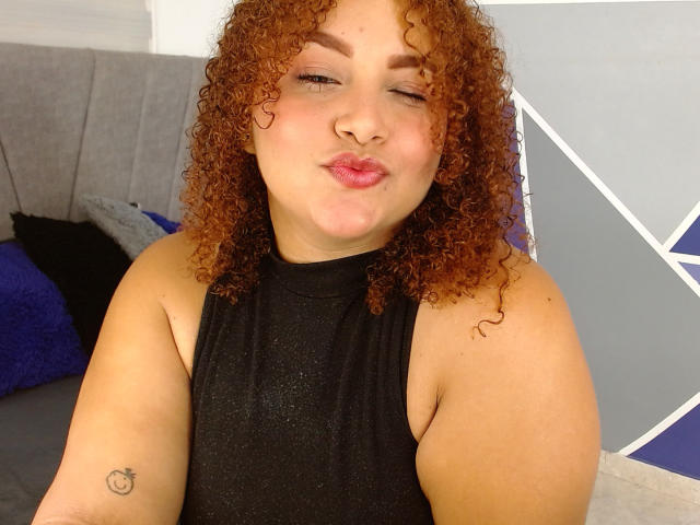 YeraCarey - Élő pornó és szexkamera - 27367280