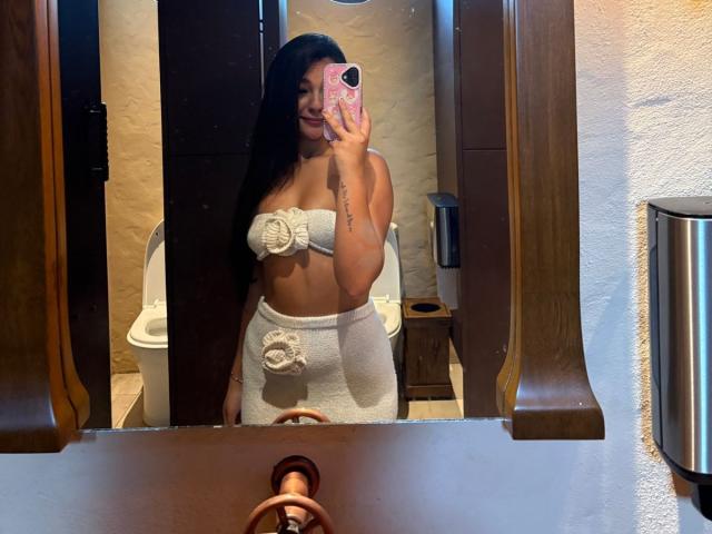 AlessiaFerry - Live sex cam - 27376065