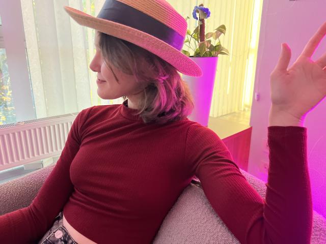 LariElla - Live sex cam - 27378592