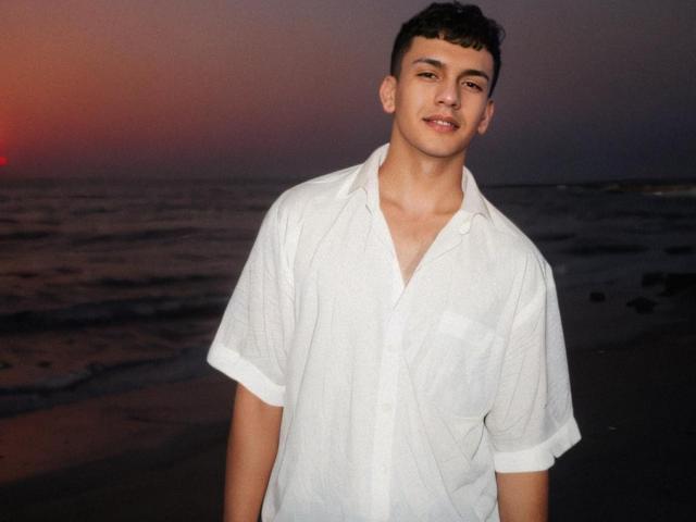 AndrewSiilvaaa - Live sex cam - 27382470