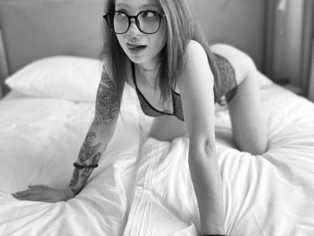 HotCaramelsDuo - Live porn &amp; sex cam - 27385242