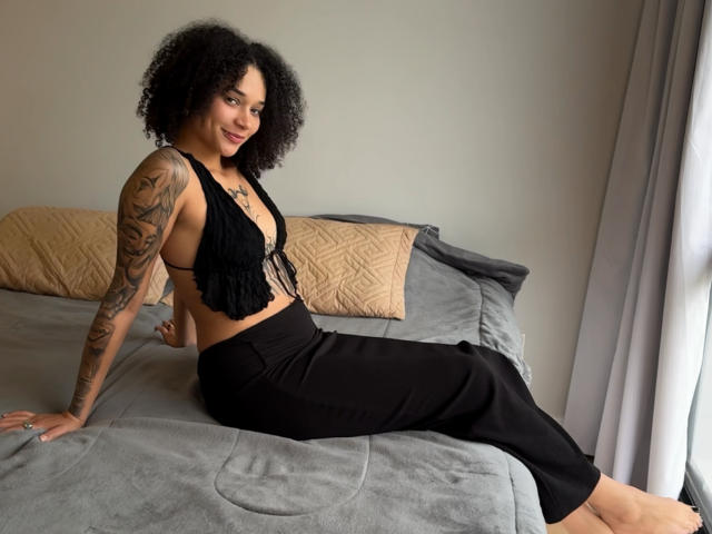 MauiMoor - Live Sex Cam - 27388952