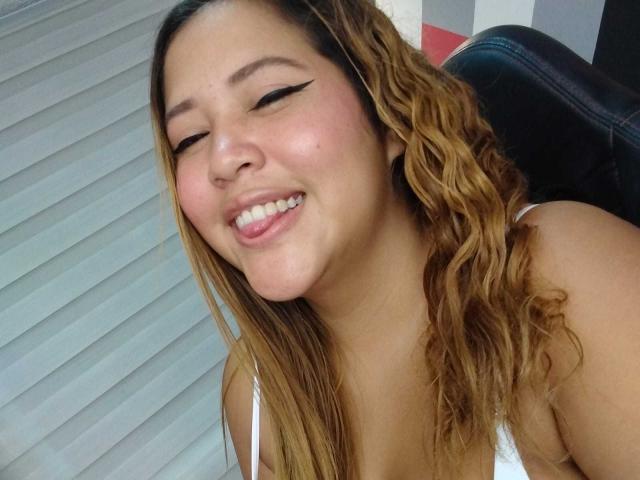 IamAhYours - פורנו בשידור חי ומצלמת סקס - 27389792